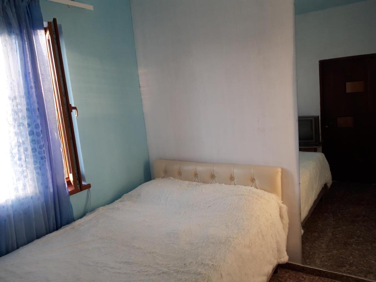 Sam'S Place, Tours With Sam Yerevan Ngoại thất bức ảnh
